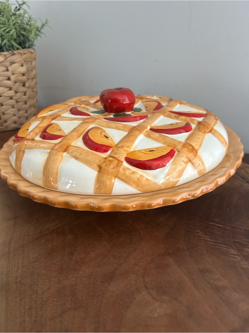 Vintage Ceramic 10.5” Apple Lattice Pie Plate Recipe cover Keeper Dish With Lid